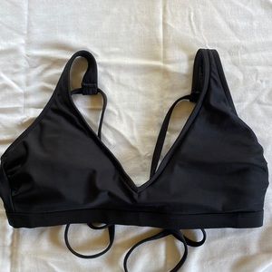 🌸all in motion black bikini top